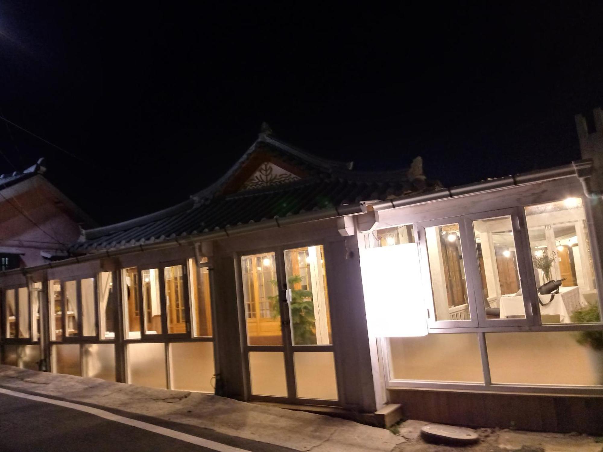 Hundred Years Hanok Мокпхо Екстер'єр фото